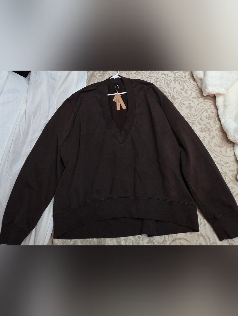SKIMS Women's Deep V-Neck Pullover Sweatshirt - Dark Brown